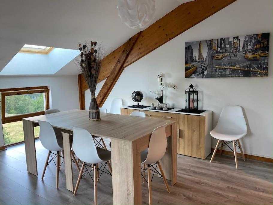 Appartement Lumineux Avec Vue Sur Les Montagnes 모르비에 외부 사진